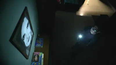 E352