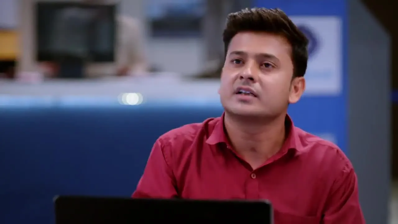 E77