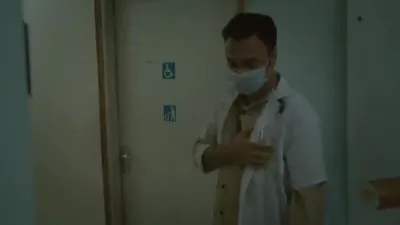 E8