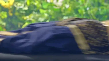 E187
