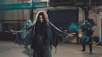 E11.Undercover Mother