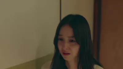 E8