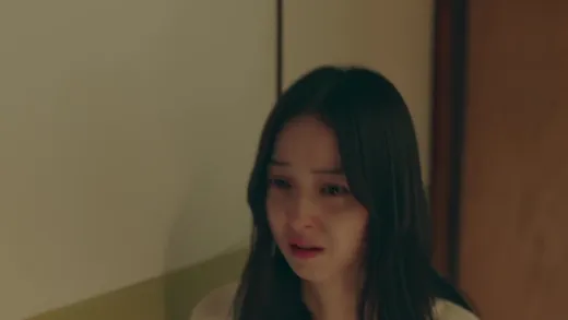 E8