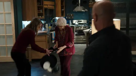 E9.The Christmas Episode