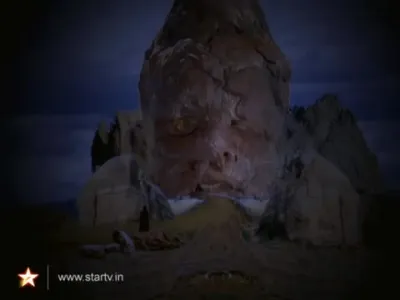 E4
