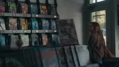 E1.Middle Finger, Thumbs Up