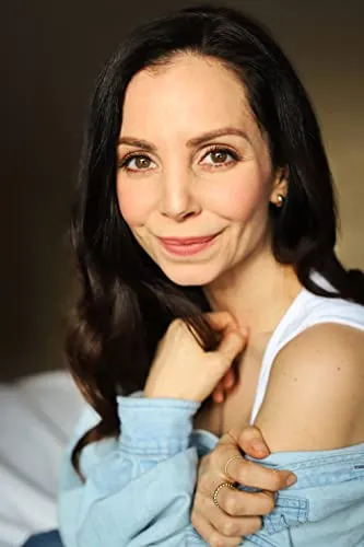 Farrah Aviva