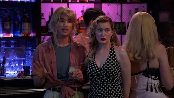 E4.Check this, Mama! It’s a Laura Dern party!