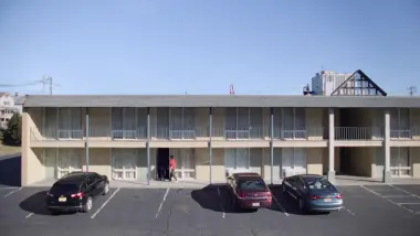 E4.Safe In The Circle