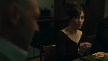 E6.The Man in the Olive Drab T-Shirt