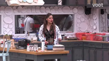 E108