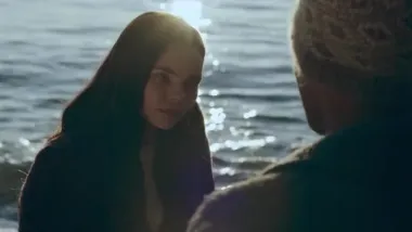 E9.A VOICE IN THE DARK