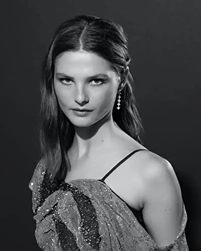 Stefanie Scott