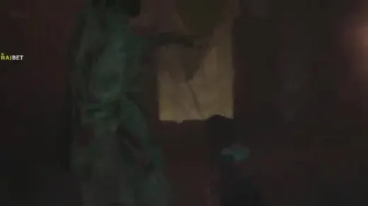 E1