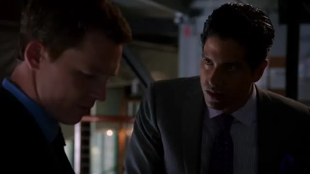 E4.Blind Sides