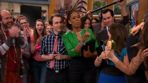 E10.Tori Goes Platinum (1)