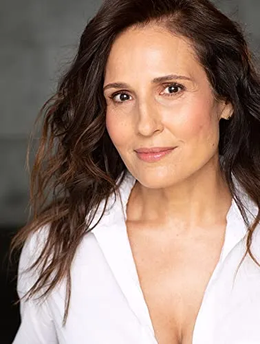 Lisa Roumain
